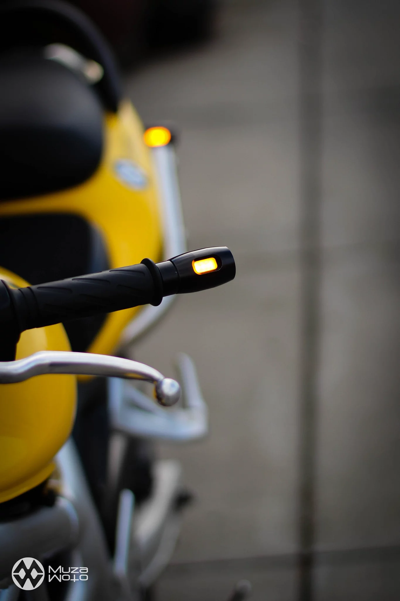 Each signal is home to four 1.5 W LEDs that give off about 400 lumens of light for 360-degree visibility