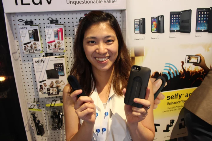 The iLuv Selfy being demonstrated at CE Week