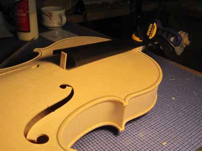 Photograph of the Stradivari Betts violin reproduction. (Photo: RSNA)