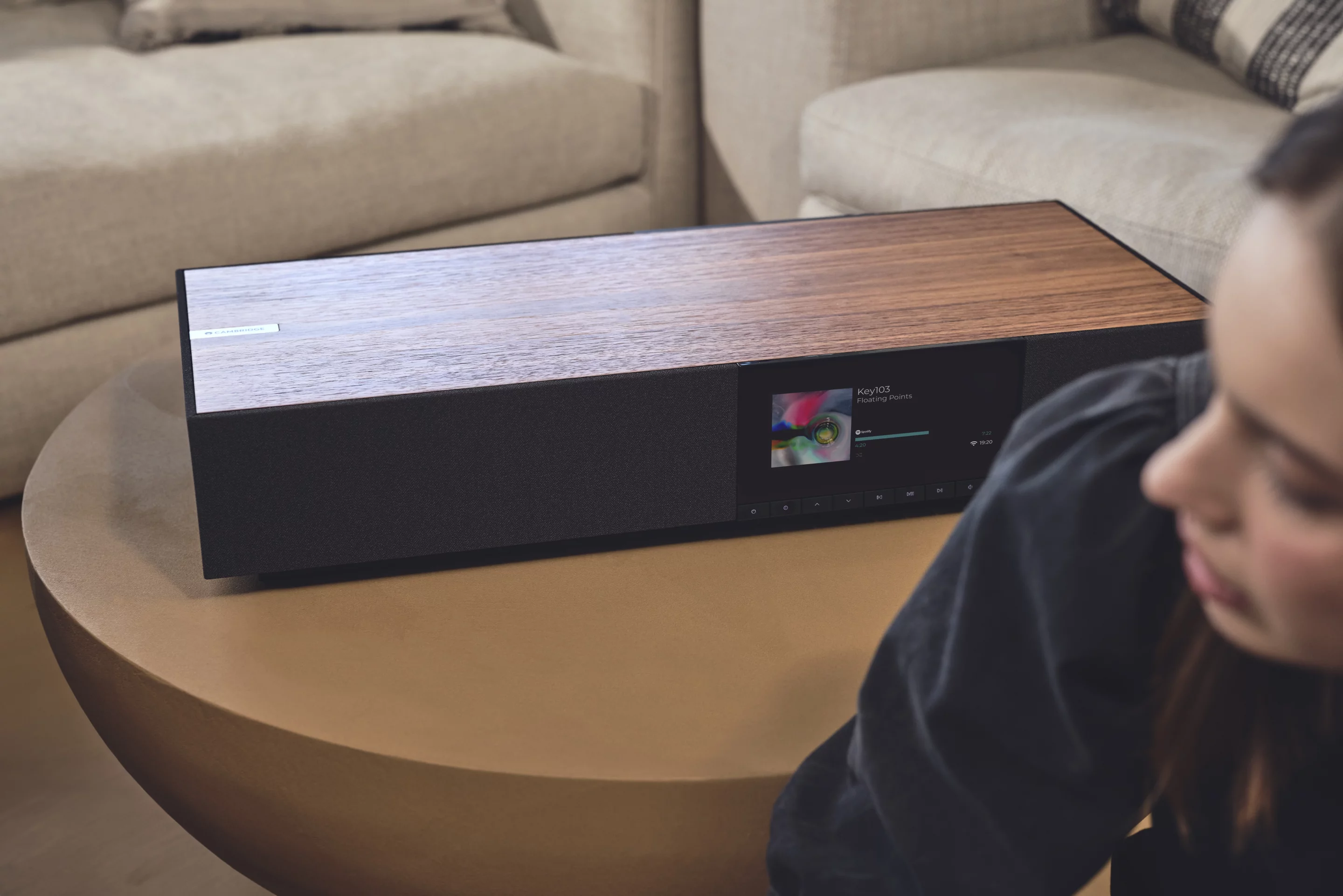 Buttons to the front for control, with more tweaking available through a mobile app