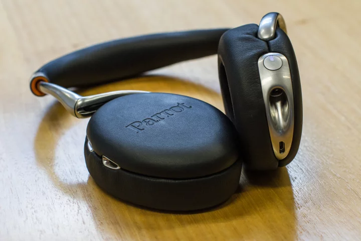 Parrot's Zik 2.0 Bluetooth headphones offer something for both the fanatical audiophile and the casual listener (Photo: Nick Lavars/Gizmag.com)