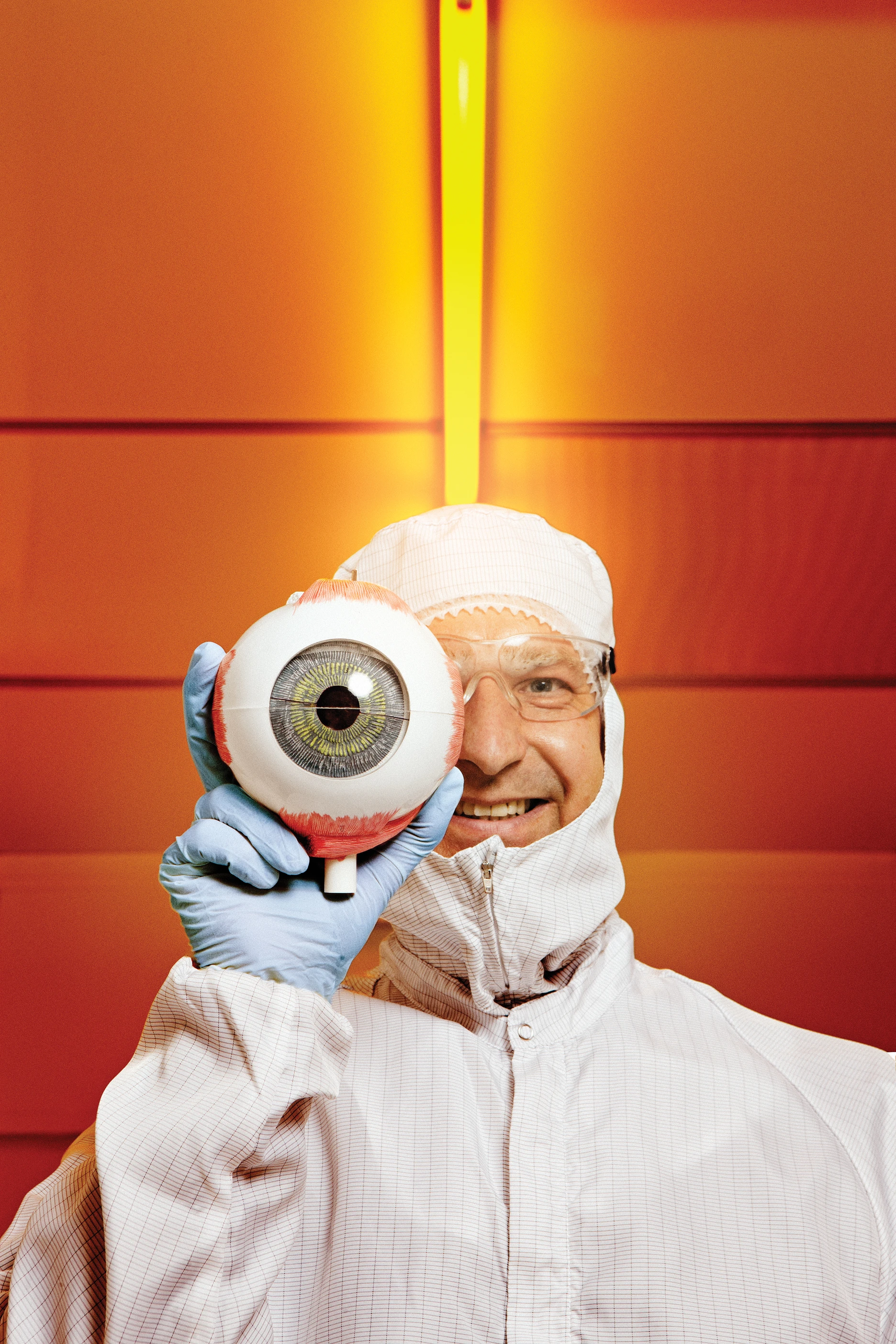 SINTEF's Dag Wang, who is part of a team developing an autofocus lens that mimics the human eye