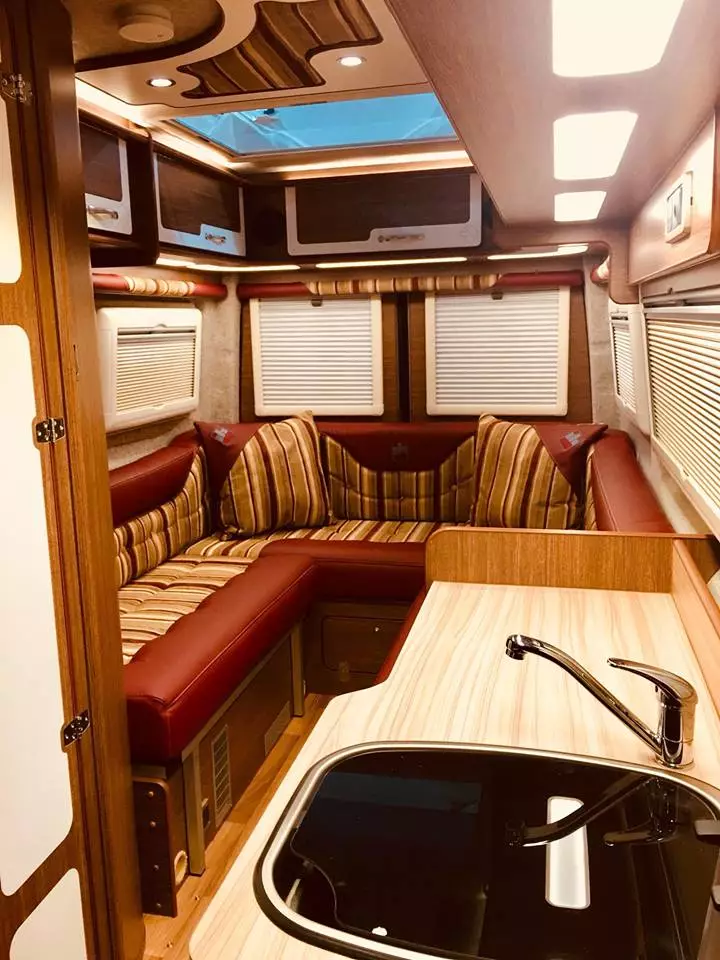 A look at the 680CRD interior