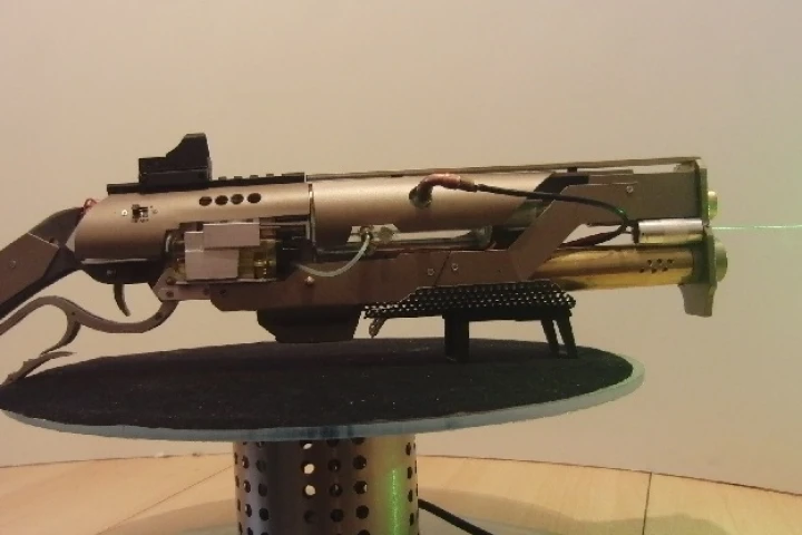 The one-and-only earplug-shootin' lighter-fluid-explodin' Fallout 4-inspired rifle