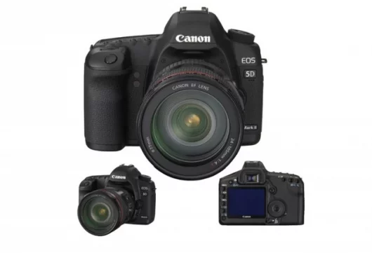Canon EOS 5D Mark II Digital SLR