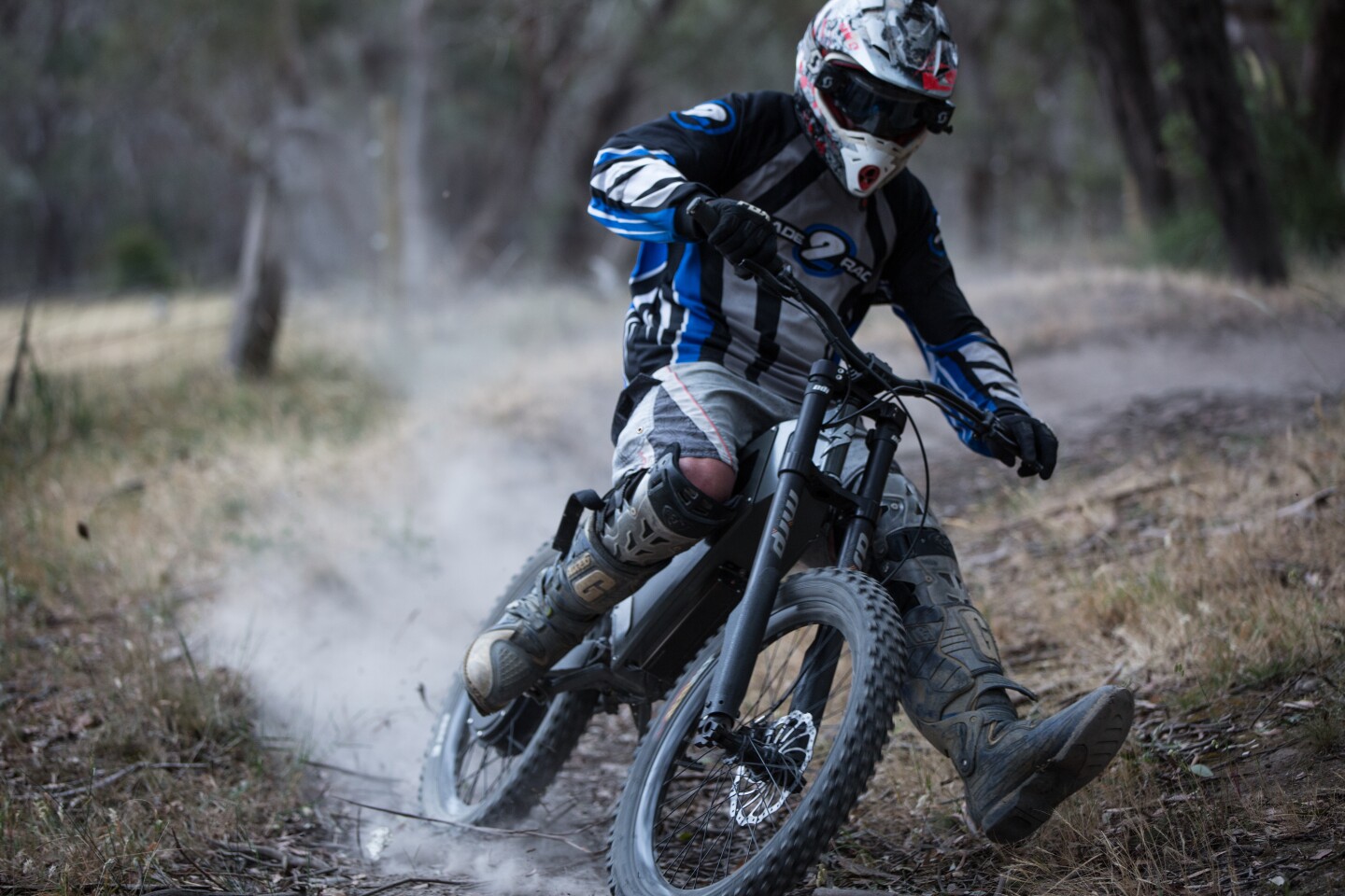 The torquey motor helps the H-52 hold on tight through corners