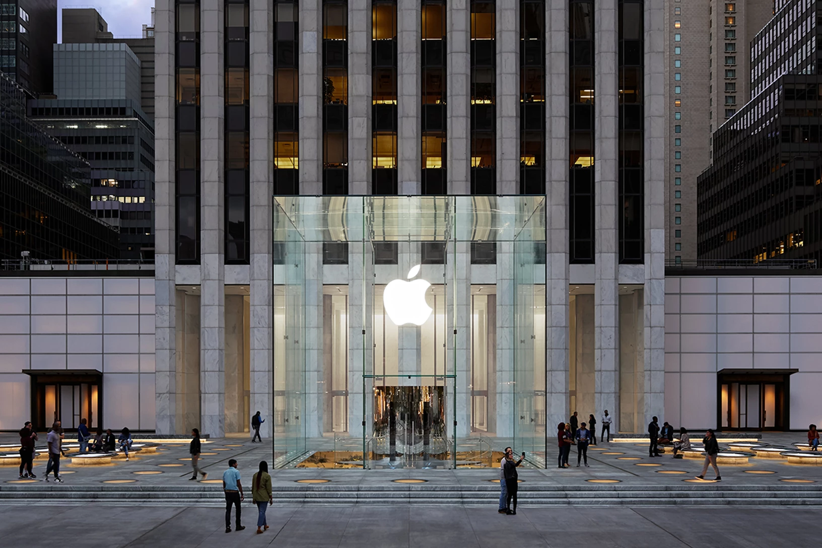 Apple Fifth Avenue has reopened after receiving a significant renovation courtesy of Foster + Partners and Apple's own design team