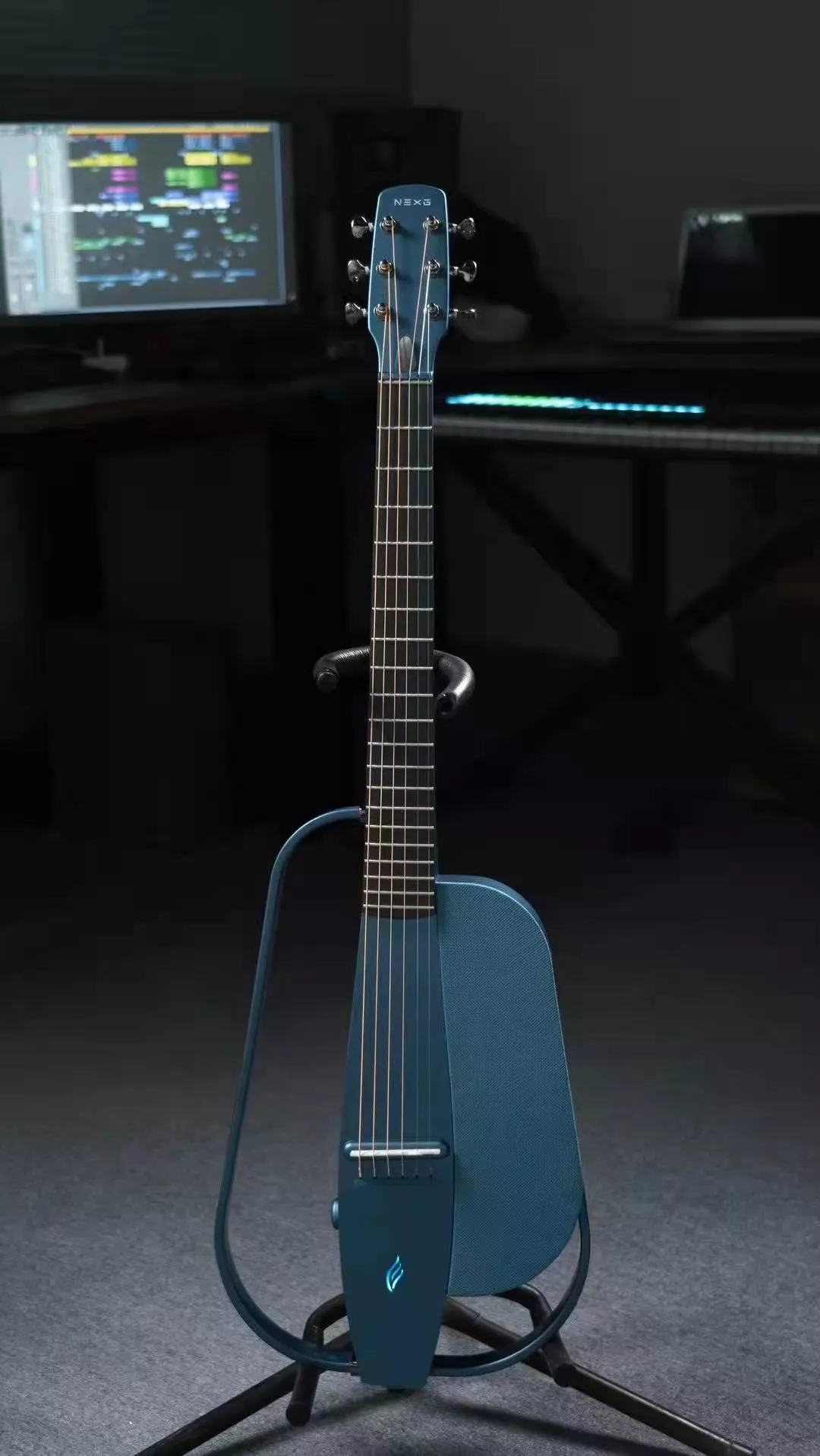 The Nexg smart guitar is powered by Enya Music's D2 processor and integrated sound card, which support digital output, silence mode and streaming applications