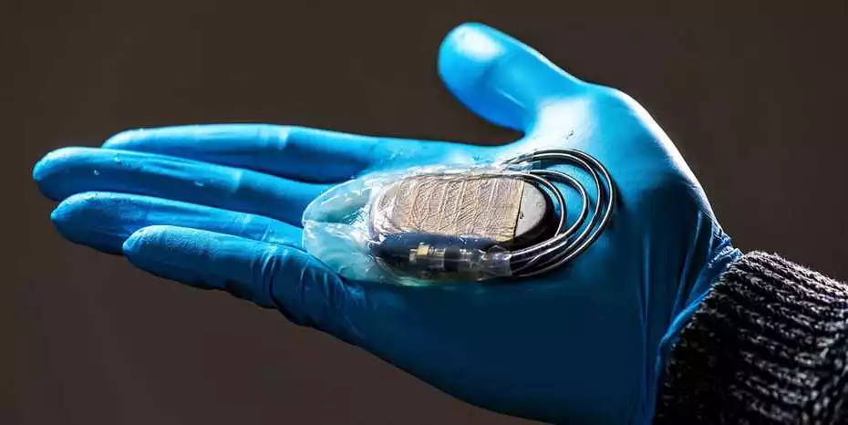 The device is being marketed as the Hylomate Pouch