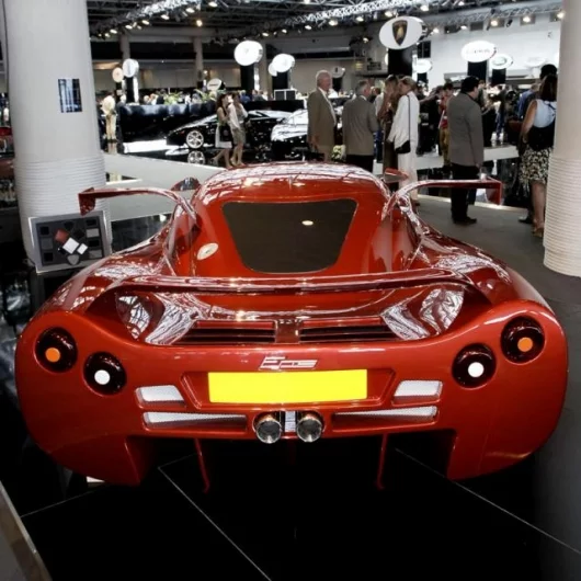 At 1000kg, this is the view most drivers will briefly get of the EOS on a windy road.