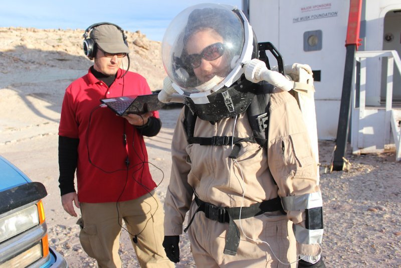 The MDRS Analogue crew (Photo: Mars Society/ H. Mogosanu/ WSW2013 Mission to Mars Crew)
