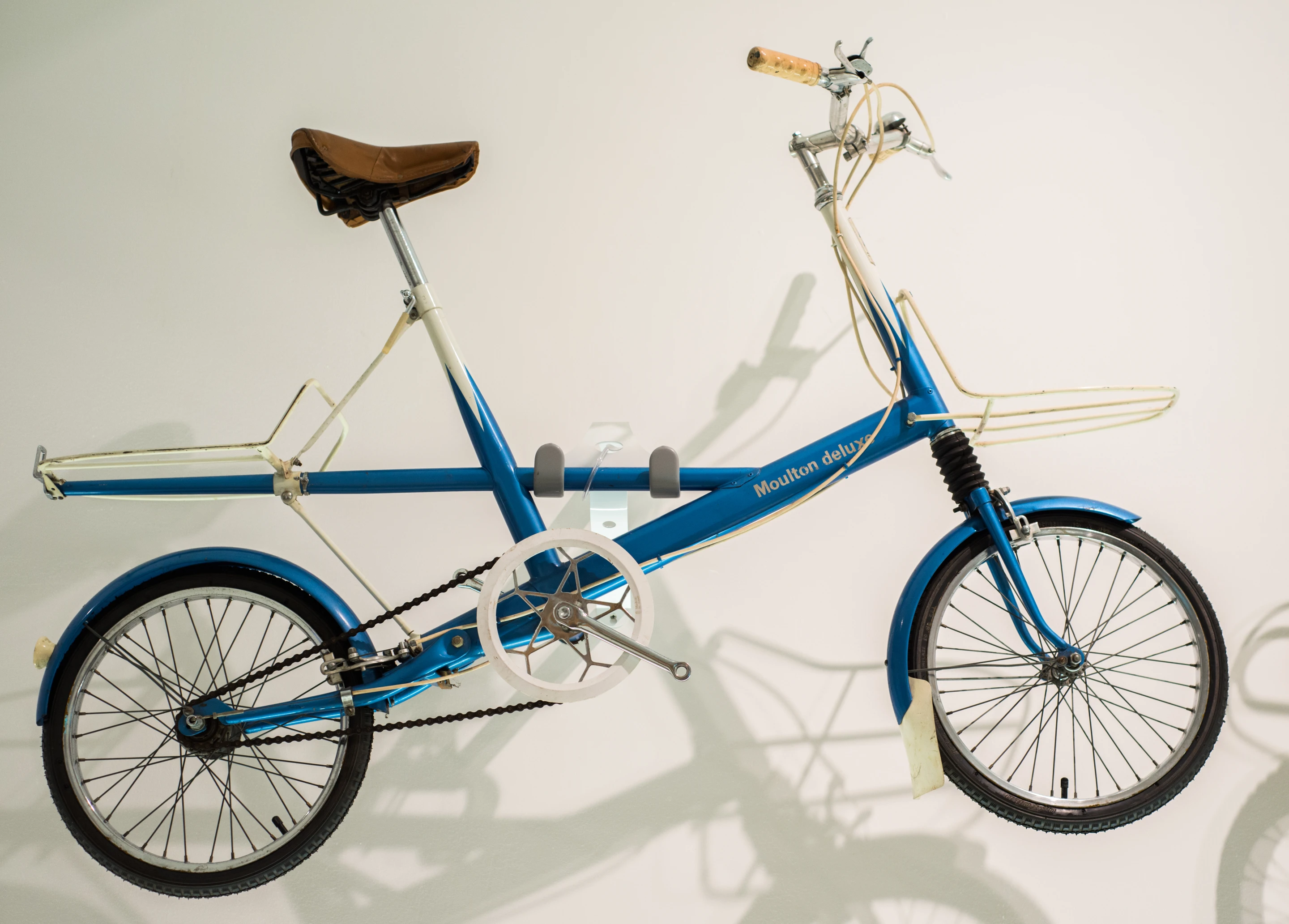 The Moulton Deluxe F-Frame from 1962 revolutionized bike design