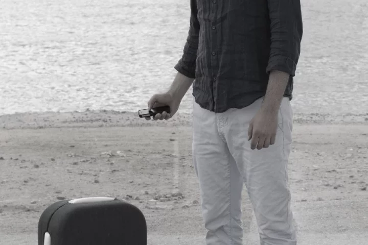 Hop! promises to free travelers from carrying their luggage