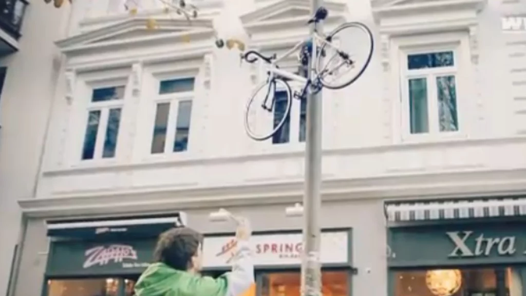 Pole-climbing bike lock