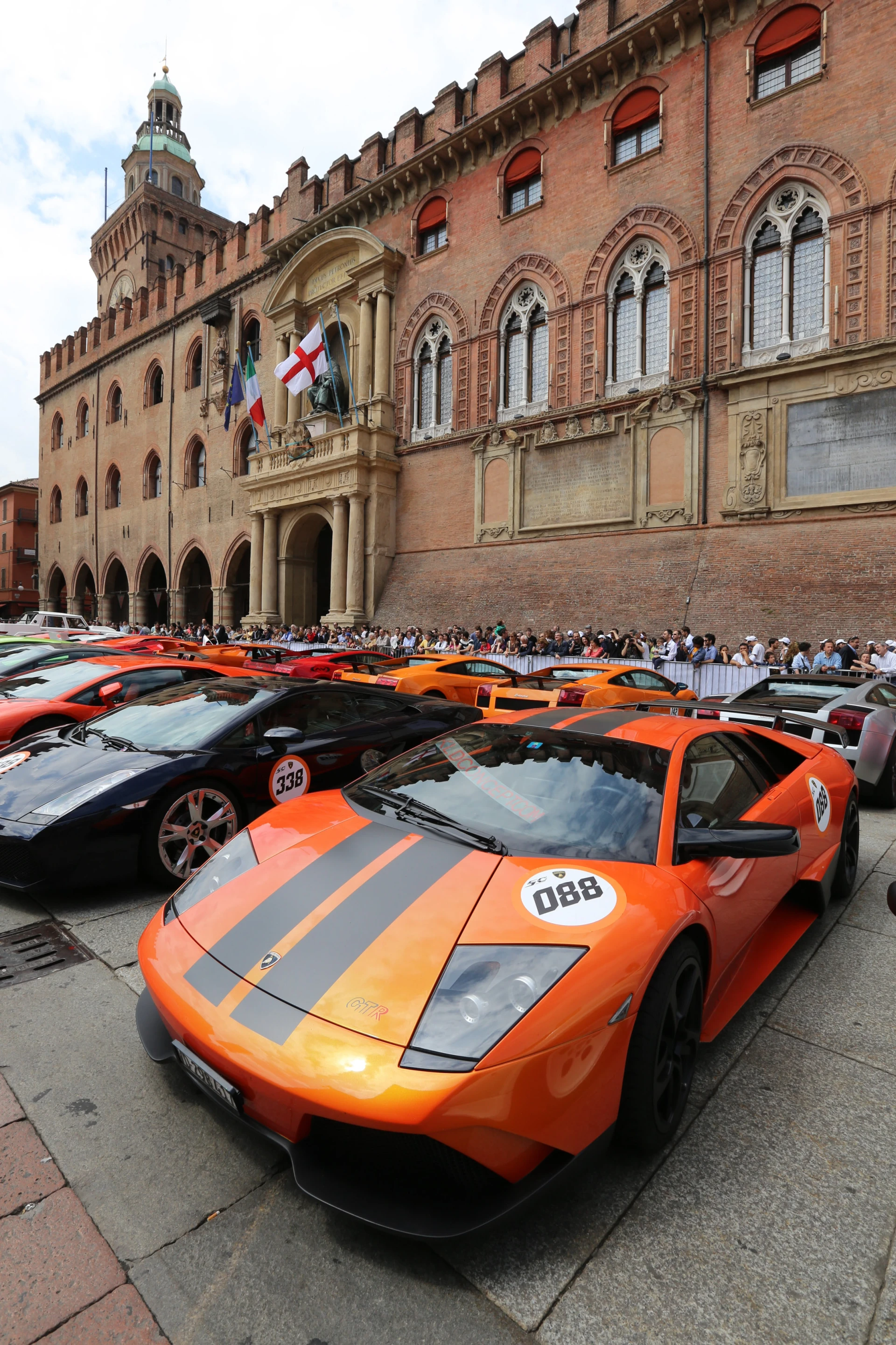 The festivities included a Concours d’Elegance at Piazza Maggiore in Bologna