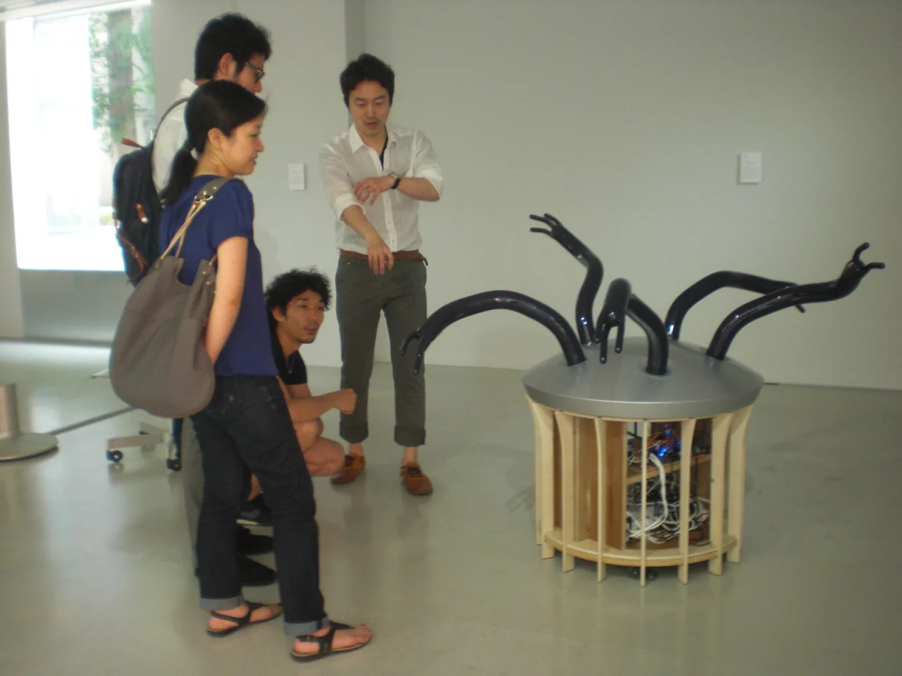 Flagella was quite the performer at the exhibition and was always surrounded by admirers (Photo: Stephen Clemenger/Gizmag.com)