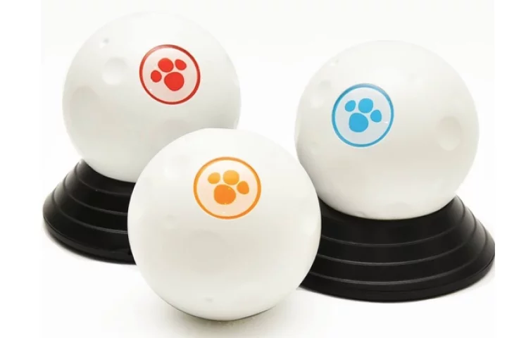 GomiBall measures 63 mm across, and weighs 160 g (5.6 oz)