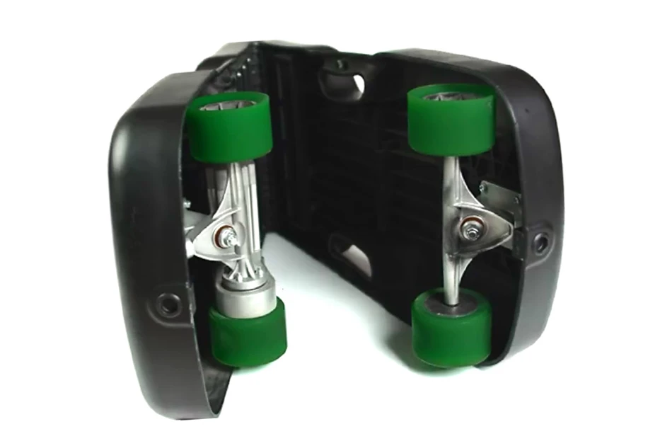 The board’s underside plays host to a 36 V, 7 Ah lithium battery that provides power to a 500 watt brushless motor