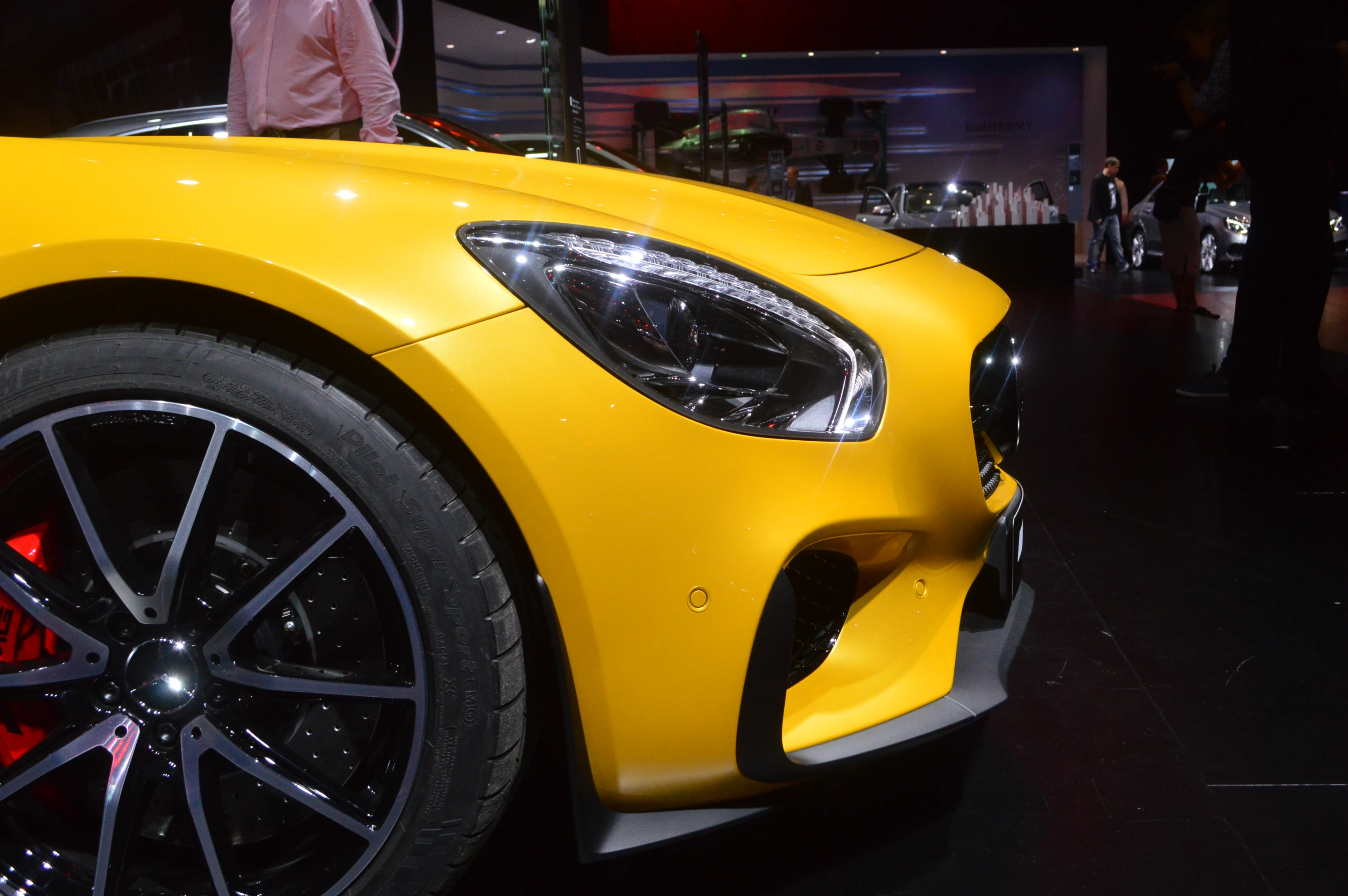 The AMG GT S gets 265/35R 19s on the front and 295/30R 20s out back (Photo: C.C. Weiss/Gizmag)