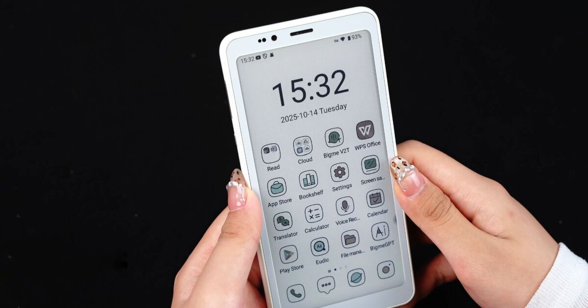 Bigme offers budget-friendly E Ink smartphones to reduce eye strain