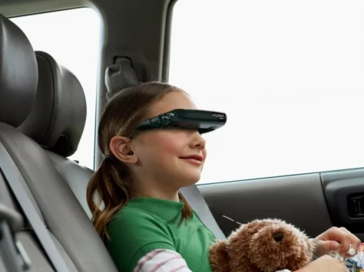 At USD 250, the AV310 offers a high level of personal adjustment, including focus for each eye, so you can create your own virtual entertainment environment almost anywhere.