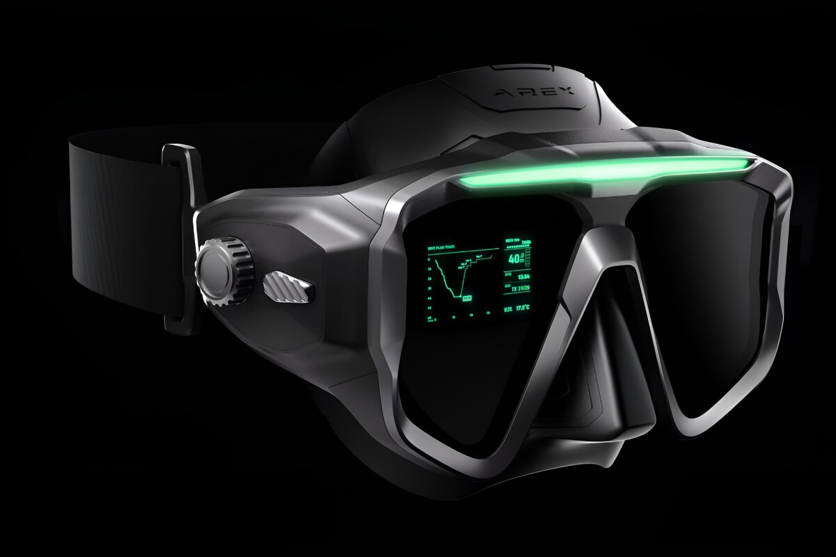 Smart HUD mask puts your dive data where your face is