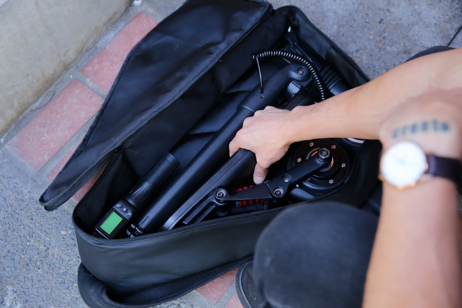 The MiniFalcon tips the scales at 17.85 lb, and folds down to backpacks size in three steps