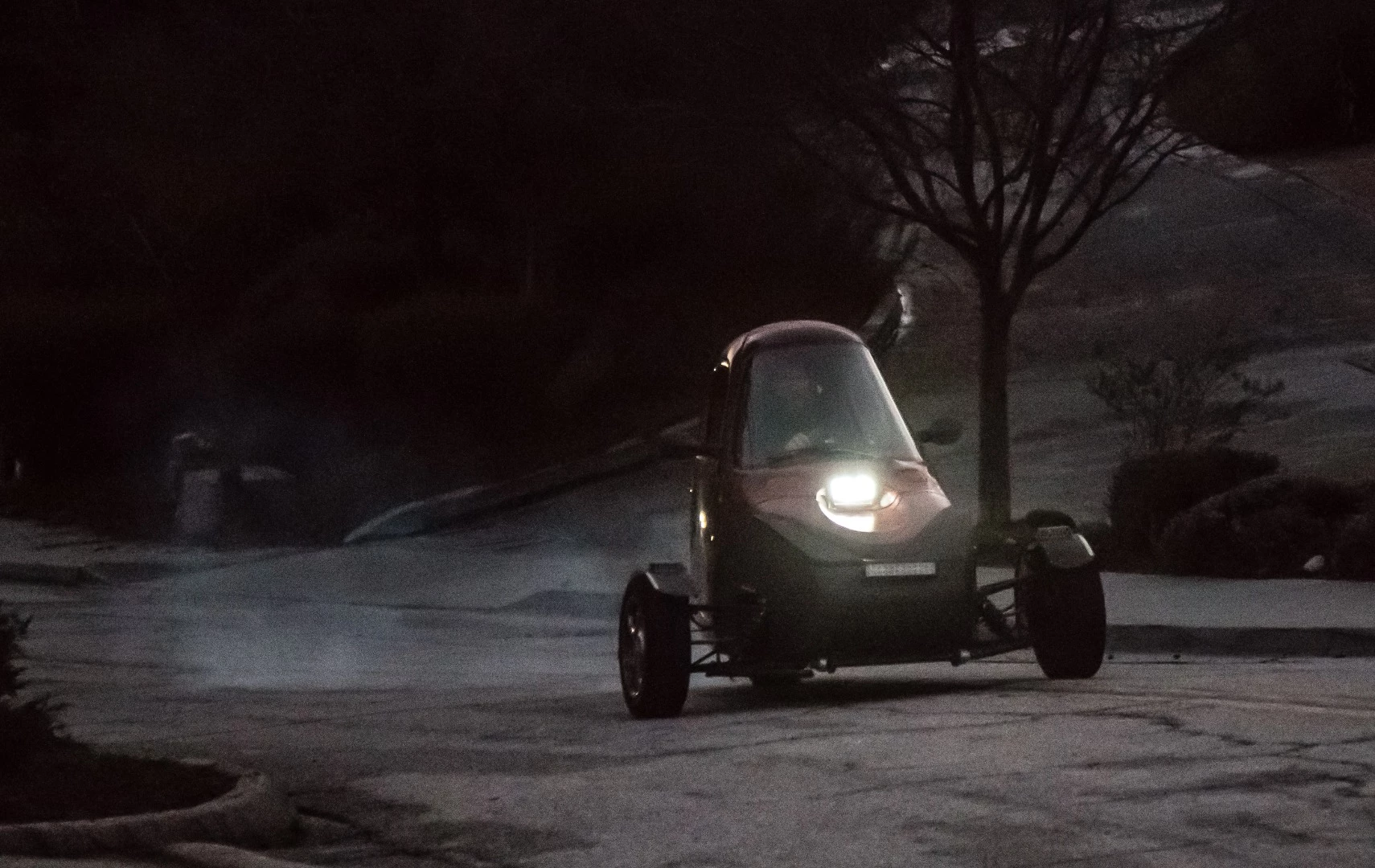 Luke Workman getting very sideways in his overclocked Corbin Sparrow