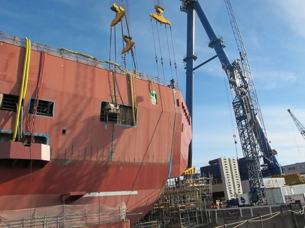 Module section of HMS Queen Elizabeth being fitted