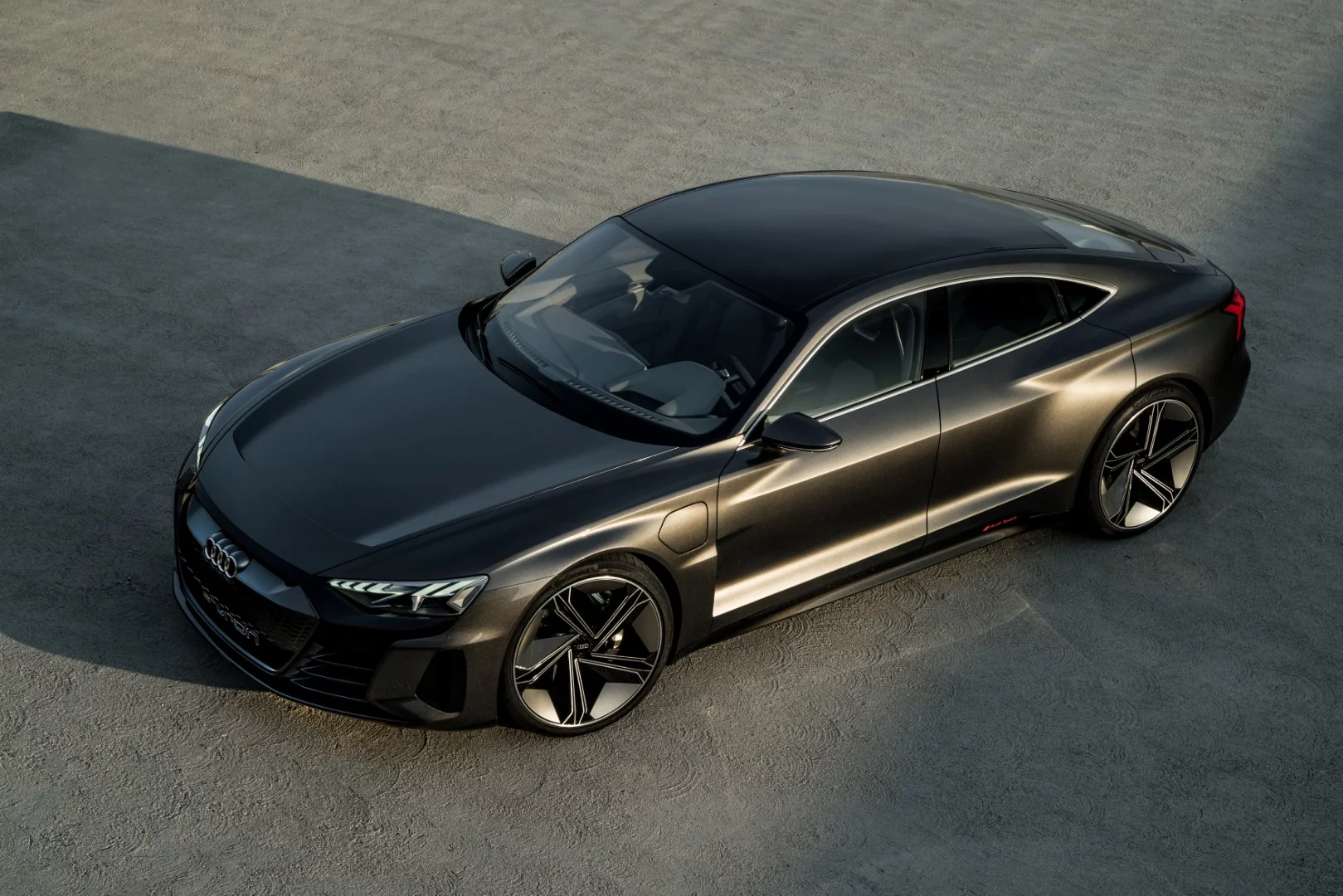 Audi e-tron GT: fast charging through the GT's 800-volt system will allow charging at super fast rates. 0-80% in just 20 minutes will be possible