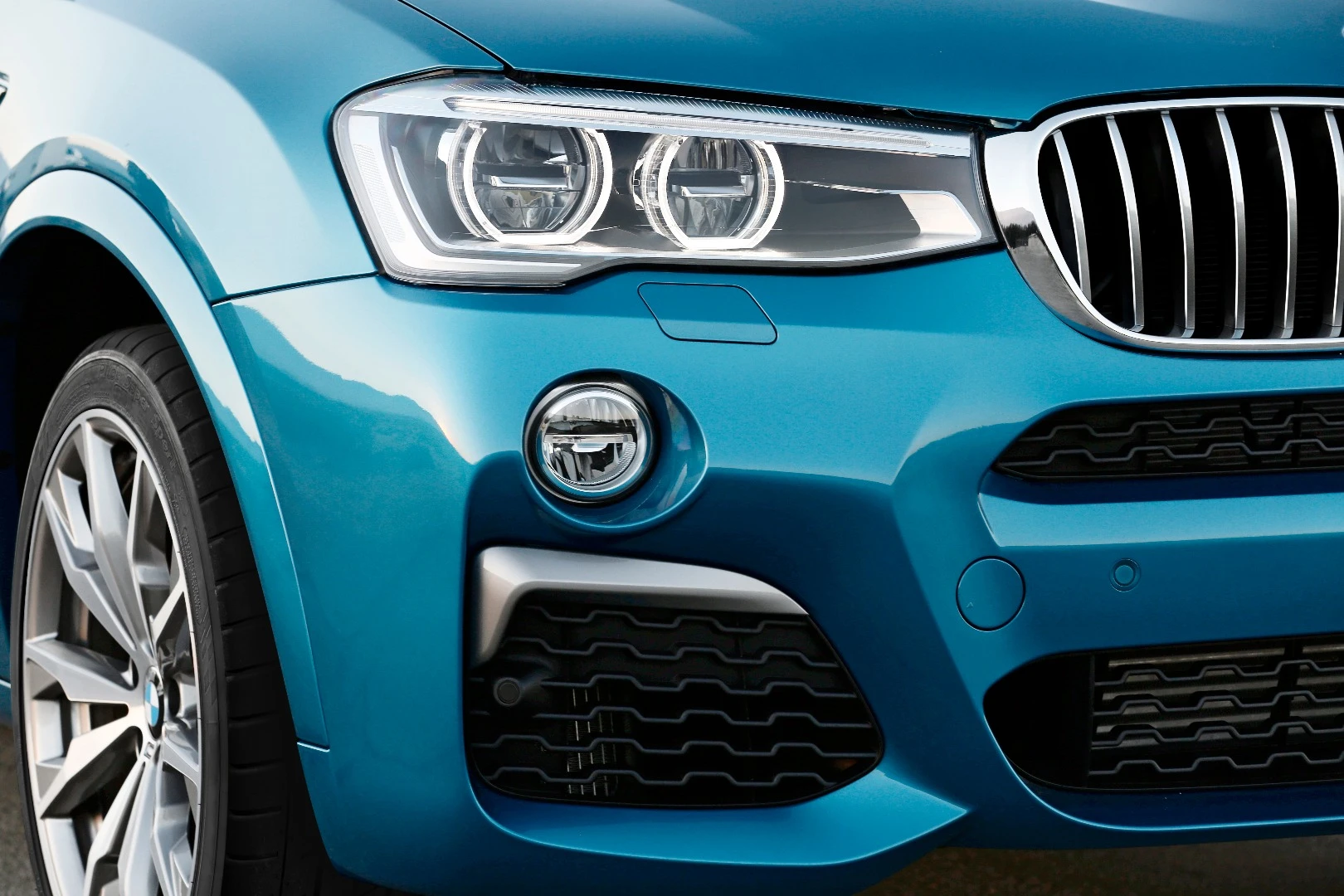 The M40i isn't all that different to lesser X4s on the outside