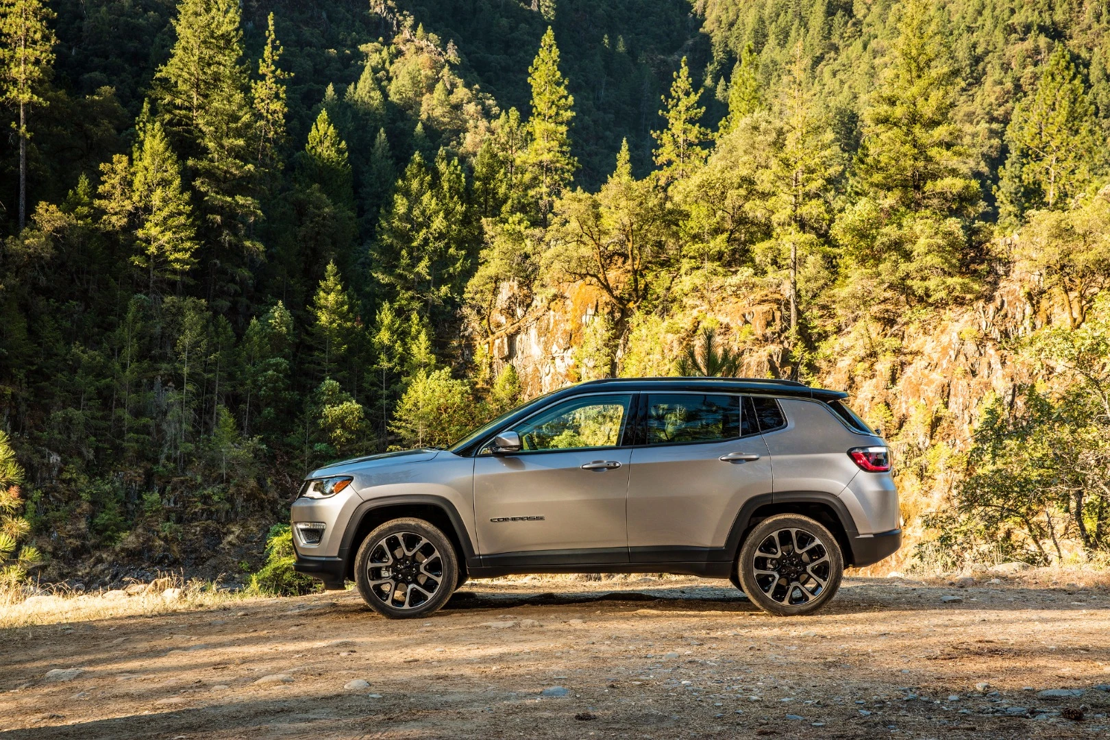 Four trim levels for the 2017 are offered: Sport, Latitude, Trailhawk, and Limited (Limited shown)