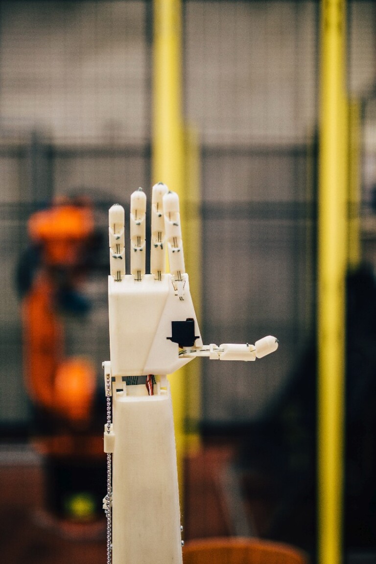 3d Printable Robot Arm Is A Sign Language Interpreter 3d Printable Robot Arm Is A Sign Language Interpreter