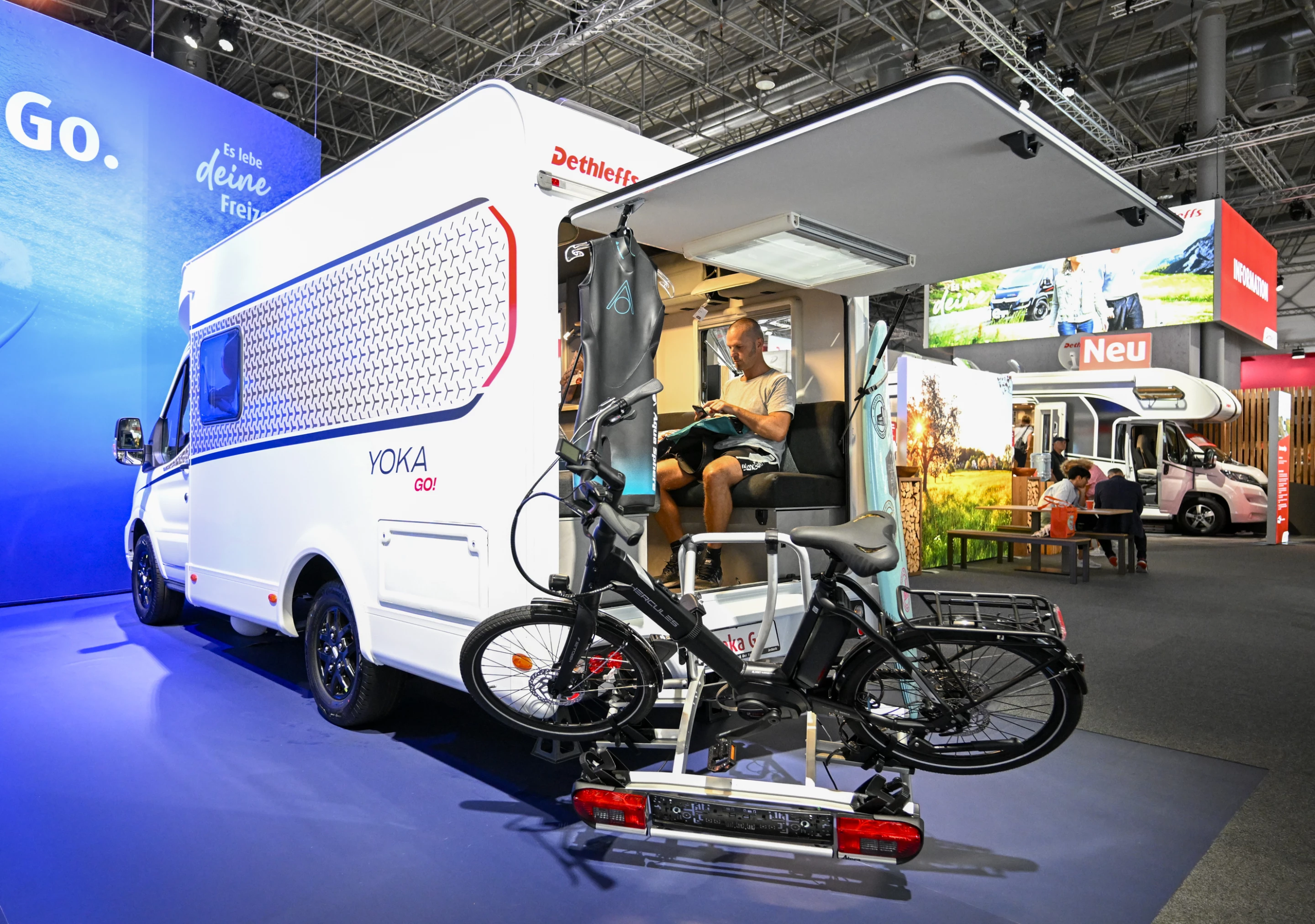 The Dethleffs is optimized around loading in gear for multiple sports – cycling, paddle boarding, motorcycling, kayaking, snowboarding, mountain biking, kitesurfing ...