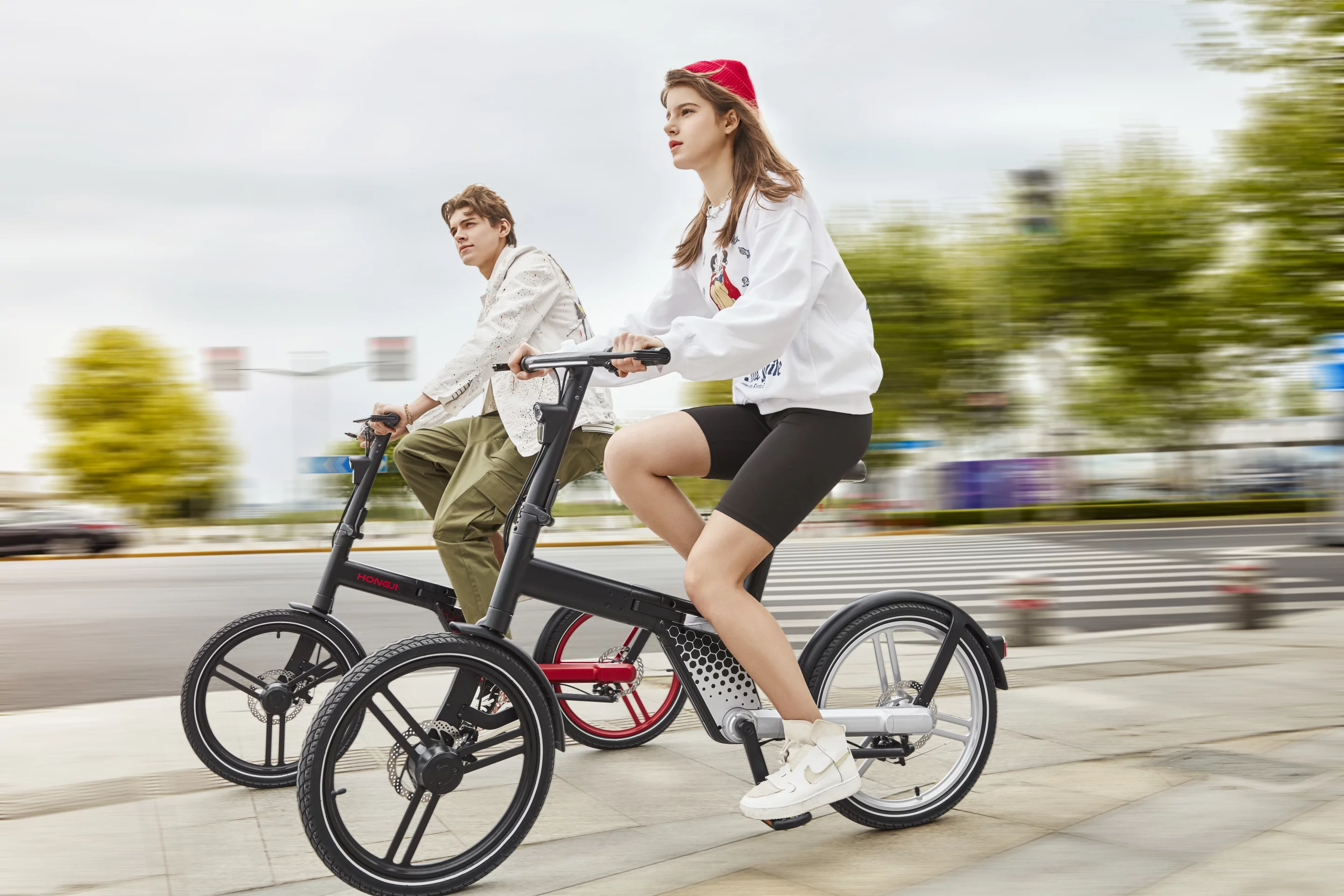 Honbike raised some $5 million over two crowdfunding rounds in Japan for its folding shaft-drive ebike, and has now launched an updated version on Indiegogo for riders in the US
