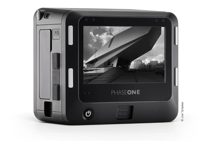 The Phase One IQ3 100MP Achromatic is a 101-megapixel digital medium-format back which only captures images in black and white