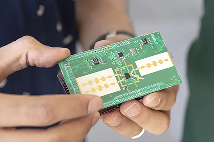 The compact device uses a frequency-modulated continuous wave type of radar, producing continuous pulses of radio waves of varying frequency that can detect small scale changes