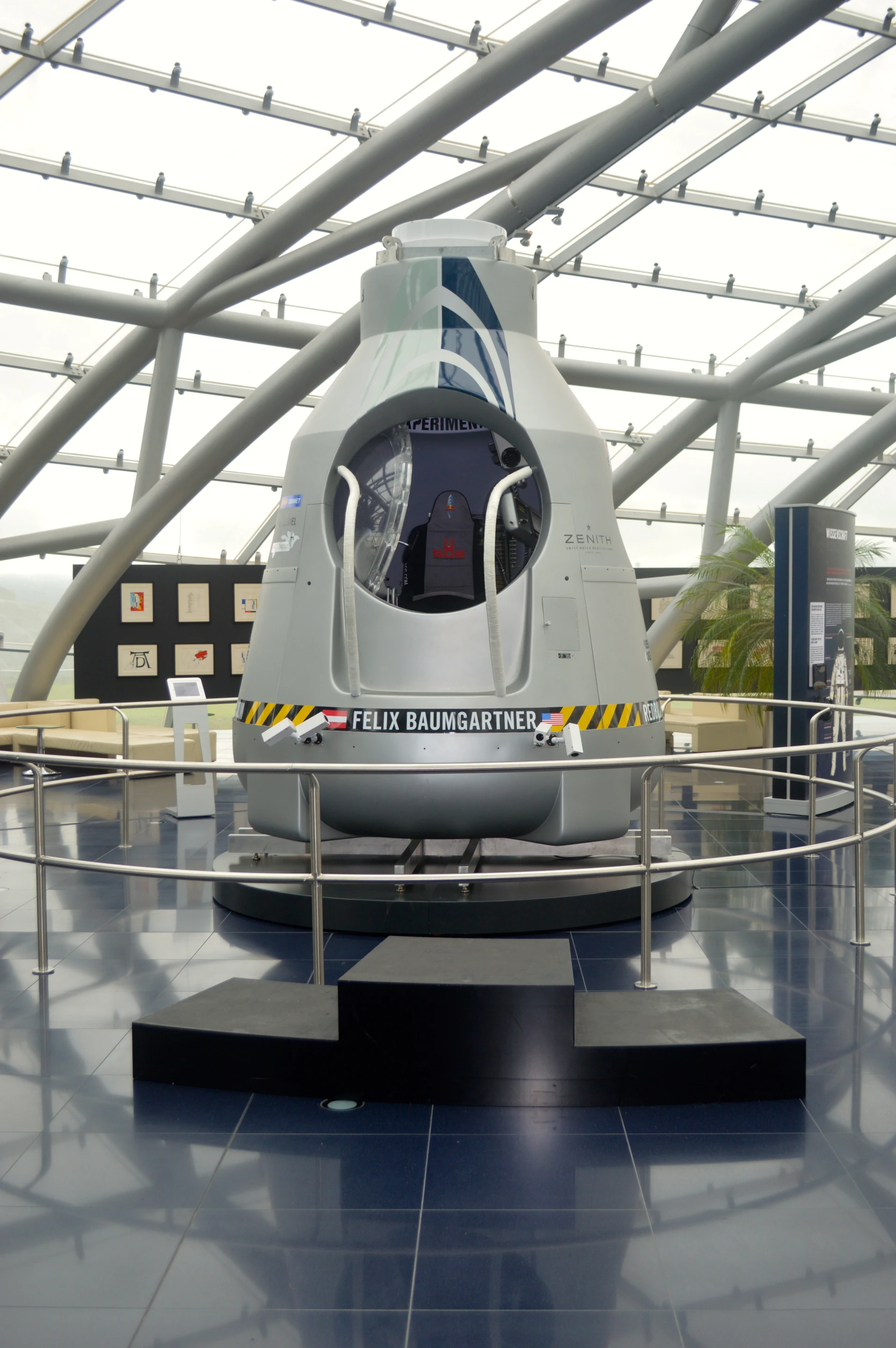 The capsule provided a pressurized, oxygenated environment during the ascent (Photo: C.C. Weiss/Gizmag)