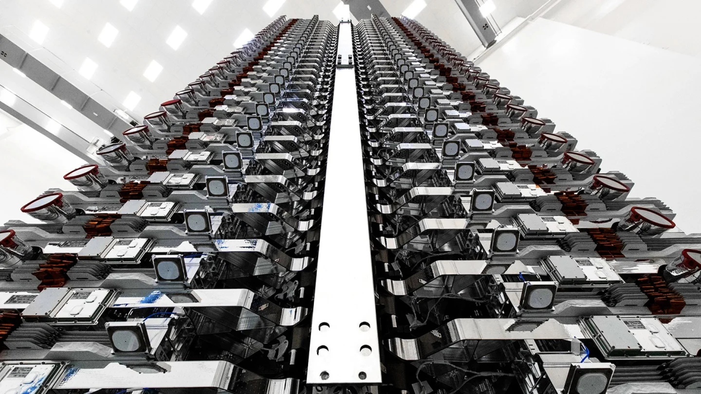 Sixty Starlink satellites packed into the nosecone of the Falcon 9 rocket