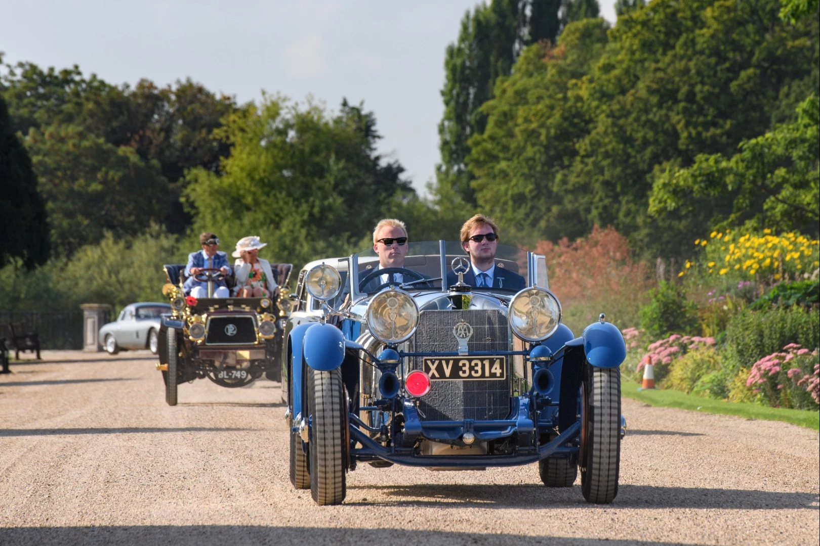 1928 Mercedes-Benz 680 S 'Boat Tail' Roadster by Barker | Winner: Concours of Elegance Hampton Court Palace (U.K.) | Owner: Bruce R. McCaw, Washington, USA | Specifications: 6,789 cc SOHC supercharged inline six-cylinder engine • 130 horsepower (hp), 180 hp with supercharger engaged • 4-speed manual gearbox • Leaf-sprung solid front axle, leaf-sprung live rear axle • Four-wheel hydraulic drum brakes