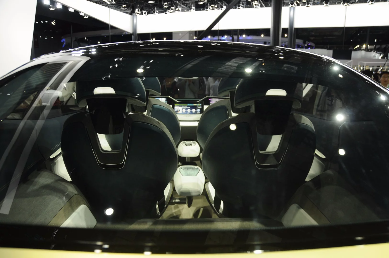 A look at the four-seat interior of the Skoda Vision E