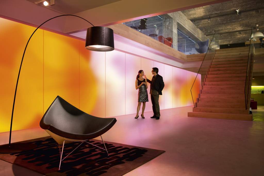 Philips has announced its plans to develop wallpapers containing integrated LEDs, which would glow in variety of colors accordingly to the user's requirements (Photo: Philips)