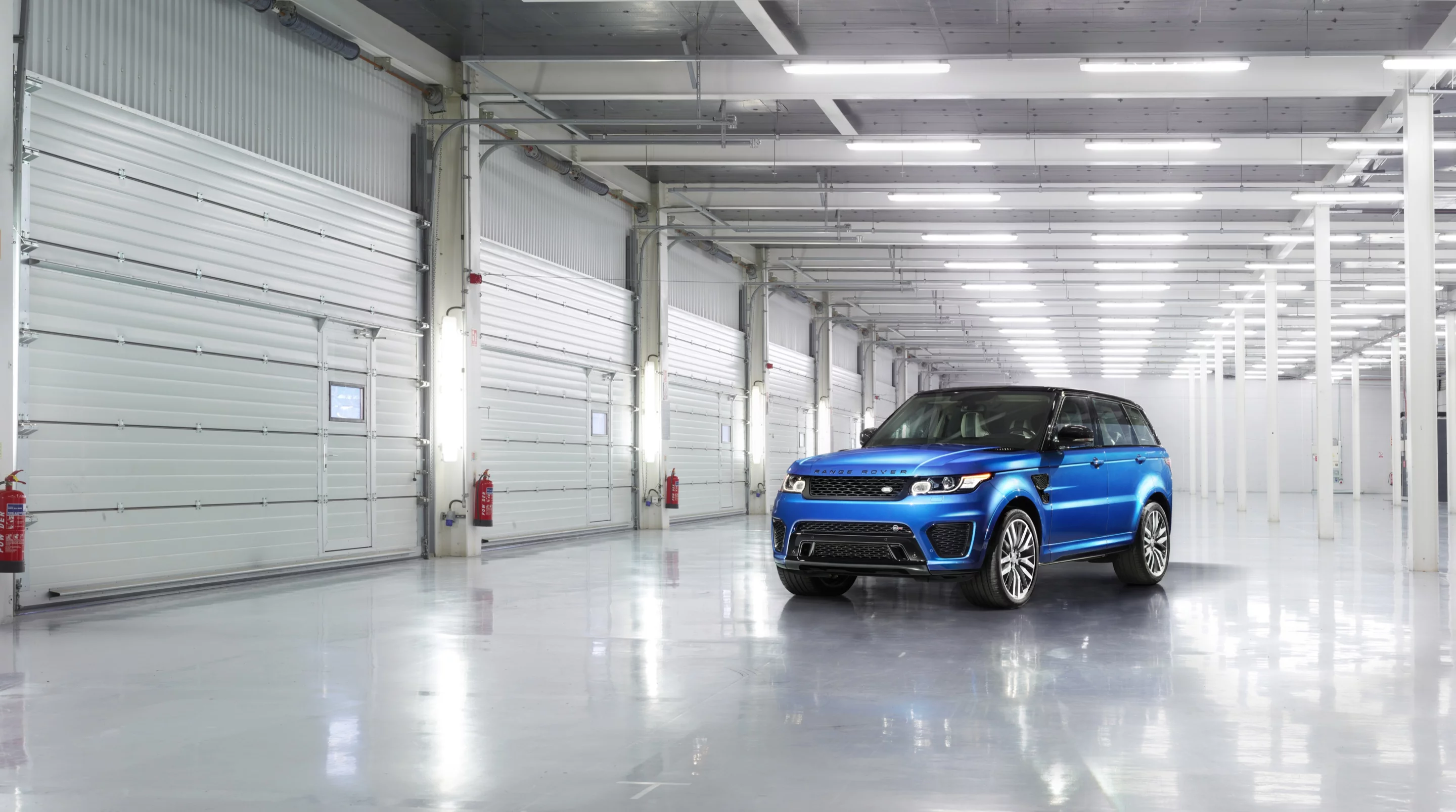 The 2015 Range Rover Sport SVR has a retuned chassis