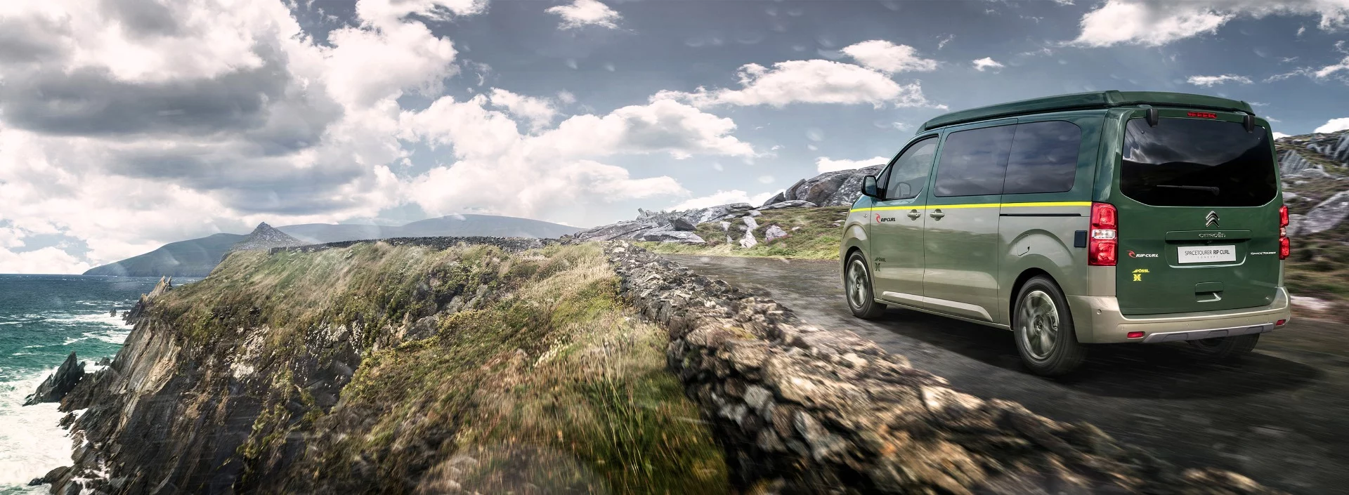 The Citroën SpaceTourer Rip Curl Concept is a compact 4WD camper-van with a camper-van conversion by Pössl, and a 4x4 conversion by Automobiles Dangel.