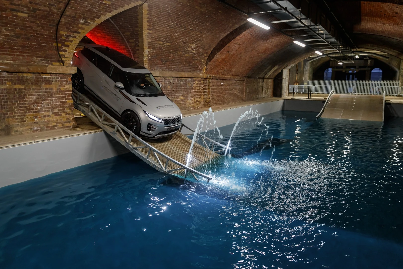 The new Evoque comes in two new exterior colors dubbed Seoul Pearl Silver and Nolita Grey