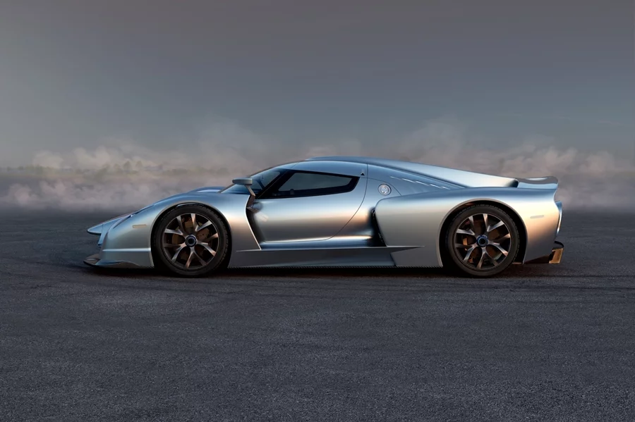 The SCG003 has a lightweight carbon fiber chassis, with the car coming in at under 1,200 kg (2,646 lb)
