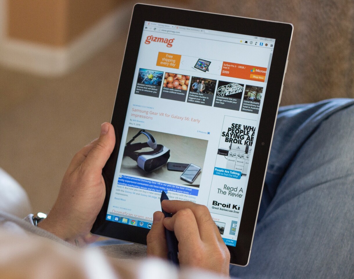 At just 622 g (21.9 oz), the Surface 3 is light for a full Windows-running tablet (Photo: Will Shanklin/Gizmag.com)