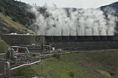 Geothermal plant at The Geysers, CA (Image: Calpine Corp.)
