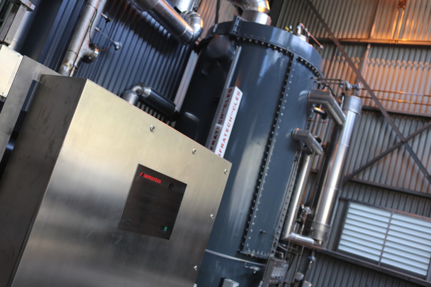 The CLES is built on a reduction-oxidation reaction, which creates heat to spin a turbine, generating electricity