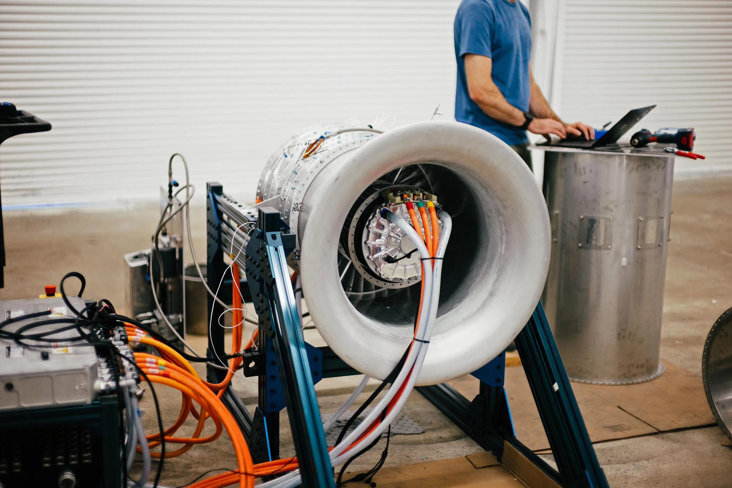 The many cables feeding the electric motors of the turboelectric adaptive jet engine